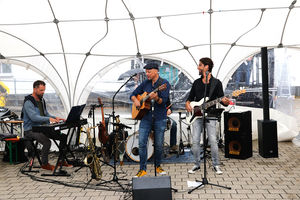 Ralf Olbrich und Band sorgten für die musikalische Untermalung des  Fests.